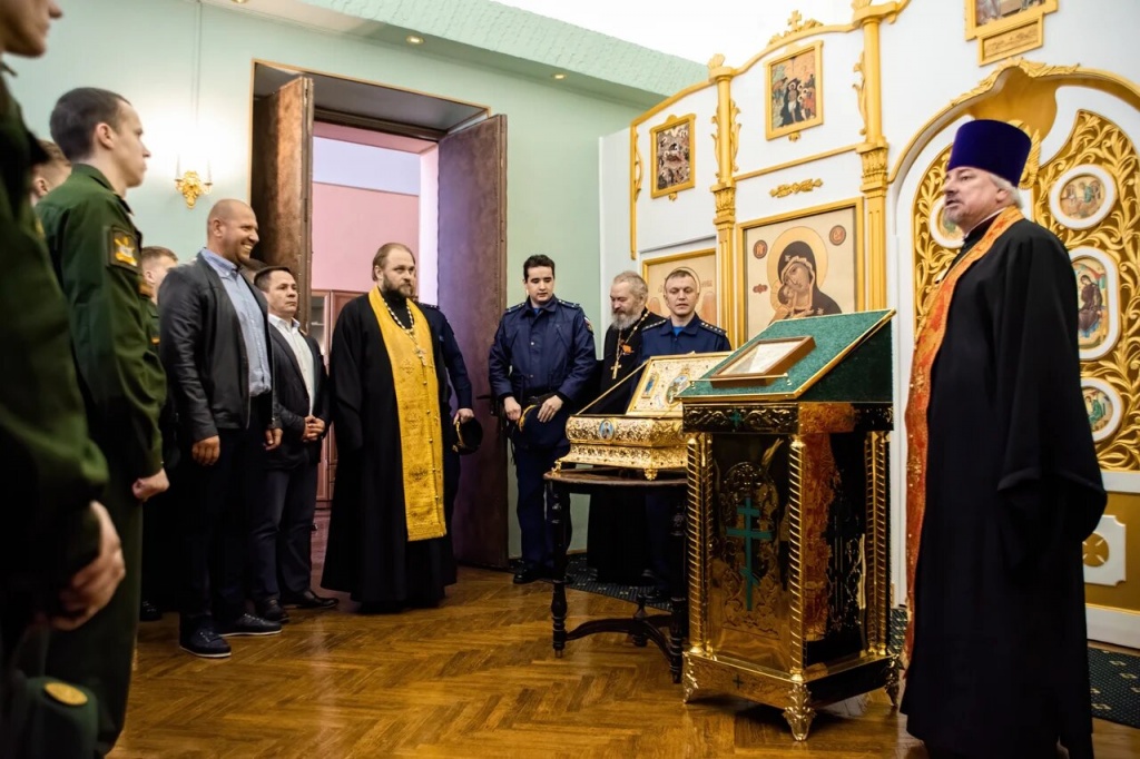 Поклонение мощам святого великомученика Георгия Победоносца военнослужащих и курсантов Санкт-Петербургской епархии Поклонение мощам святого великомученика Георгия Победоносца военнослужащих и курсантов Санкт-Петербургской епархии
