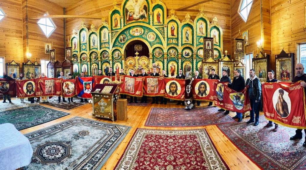 Освящение Духовных знамён для подшефных воинских частей в Санкт-Петербургском храме Петра и Февронии проводится раз в месяц Освящение Духовных знамён для подшефных воинских частей в Санкт-Петербургском храме Петра и Февронии проводится раз в месяц