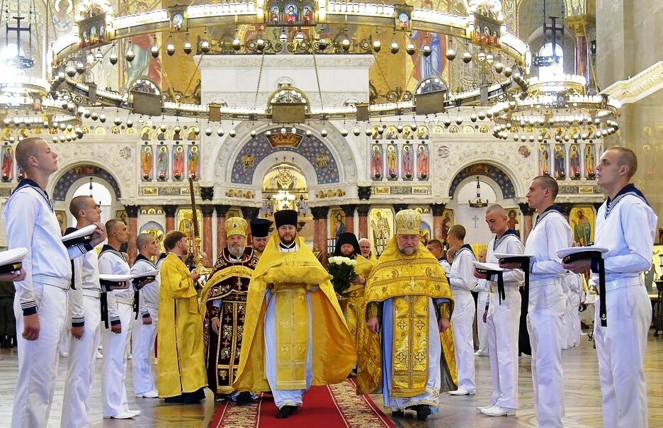 В годовщину Крещения Руси архимандрит Алексий (Ганьжин) сослужил митрополиту Варсонофию на Божественной литургии в Кронштадтском Никольском Морском ставропигиальном соборе В годовщину Крещения Руси архимандрит Алексий (Ганьжин) сослужил митрополиту Варсонофию на Божественной литургии в Кронштадтском Никольском Морском ставропигиальном соборе