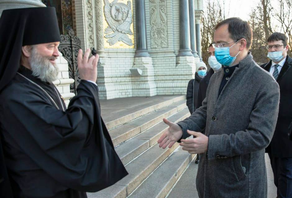 Помощник Президента Российской Федерации В. Мединский, возглавляющий Российское военно-историческое общество, посетил ставропигиальный Никольский морской собор Кронштадта Помощник Президента Российской Федерации В. Мединский, возглавляющий Российское военно-историческое общество, посетил ставропигиальный Никольский морской собор Кронштадта