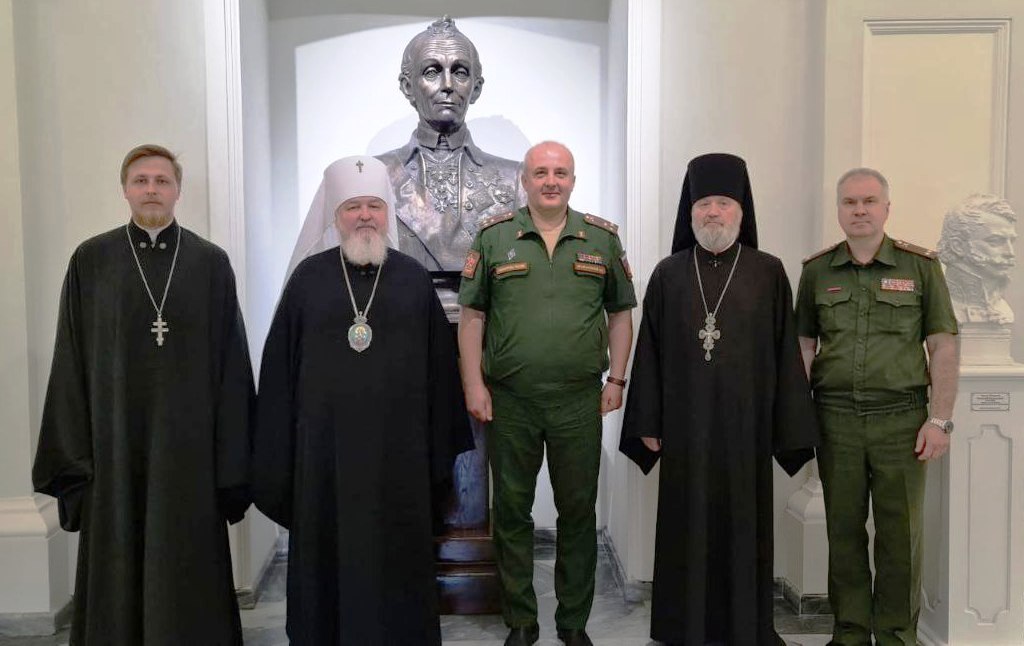Митрополит Ставропольский и Невинномысский Кирилл (Покровский) в сопровождении архимандрита Алексия (Ганьжина) посетил Санкт-Петербургское суворовское военное училище и хоровой собор Главного Морского храма России Митрополит Ставропольский и Невинномысский Кирилл (Покровский) в сопровождении архимандрита Алексия (Ганьжина) посетил Санкт-Петербургское суворовское военное училище и хоровой собор Главного Морского храма России