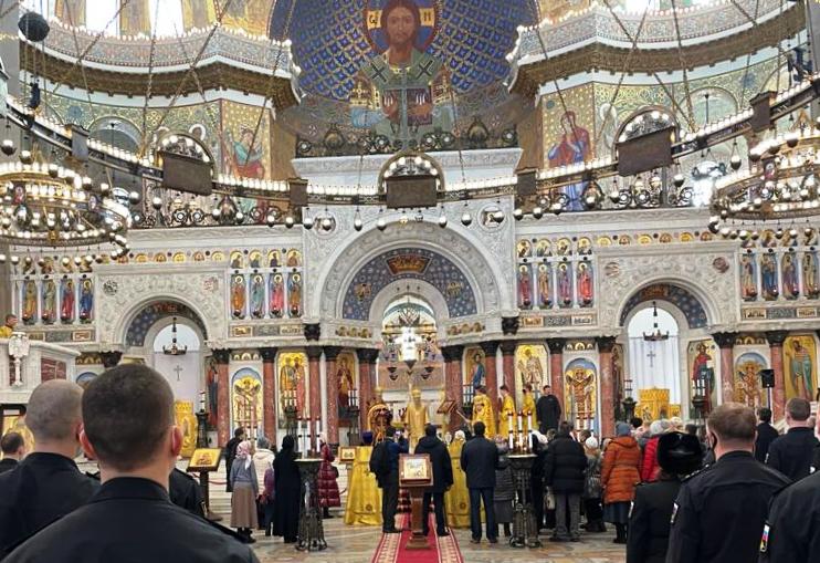 Митрополит Варсонофий освятил колокола для возрождающегося Андреевского собора и вручил архимандриту Алексию (Ганьжину) медаль «ПАТРИАРШАЯ БЛАГОДАРНОСТЬ» Митрополит Варсонофий освятил колокола для возрождающегося Андреевского собора и вручил архимандриту Алексию (Ганьжину) медаль «ПАТРИАРШАЯ БЛАГОДАРНОСТЬ»