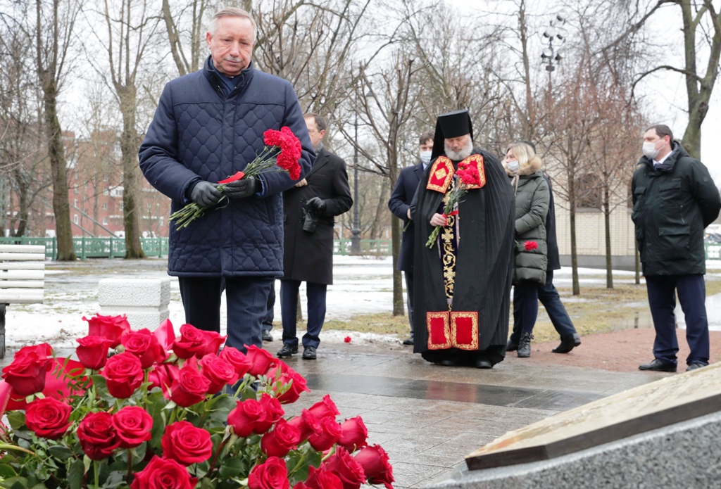 Архимандрит Алексий (Ганьжин) принял участие в торжественной церемонии закладки монумента в память о погибших во время Кронштадтского восстания 1921 года и освятил закладной камень монумента Архимандрит Алексий (Ганьжин) принял участие в торжественной церемонии закладки монумента в память о погибших во время Кронштадтского восстания 1921 года и освятил закладной камень монумента