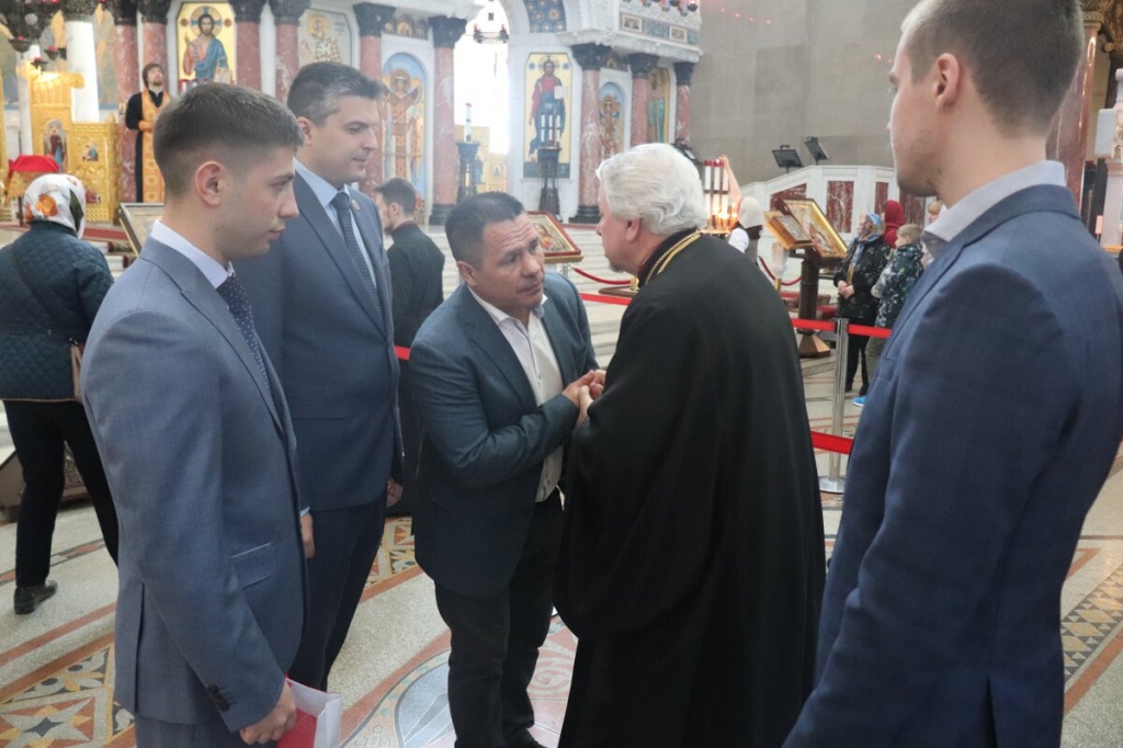 Поклонение мощам святого великомученика Георгия Победоносца военнослужащих и курсантов Санкт-Петербургской епархии Поклонение мощам святого великомученика Георгия Победоносца военнослужащих и курсантов Санкт-Петербургской епархии