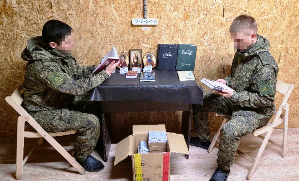 Военный Отдел Санкт-Петербургской епархии отправил на фронт иконы, молитвословы и другую духовную литературу Военный Отдел Санкт-Петербургской епархии отправил на фронт иконы, молитвословы и другую духовную литературу
