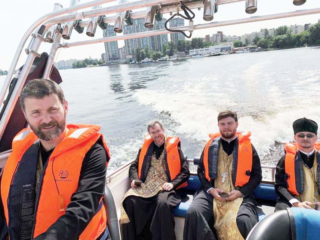 В Санкт-Петербургской епархии состоялся водный крестный ход, завершившийся в Кронштадтском Никольском Морском ставропигиальном соборе молебном об избавлении от морового поветрия В Санкт-Петербургской епархии состоялся водный крестный ход, завершившийся в Кронштадтском Никольском Морском ставропигиальном соборе молебном об избавлении от морового поветрия