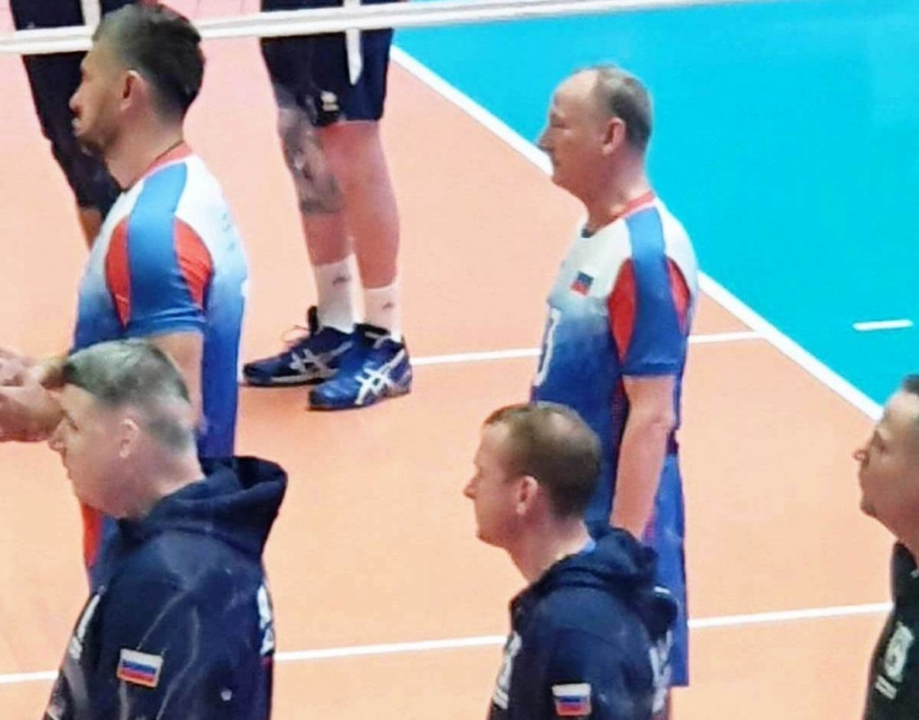 Архимандрит Алексий (Ганьжин) принял участие в церемонии открытия десятого, юбилейного турнира по волейболу среди ветеранов Архимандрит Алексий (Ганьжин) принял участие в церемонии открытия десятого, юбилейного турнира по волейболу среди ветеранов