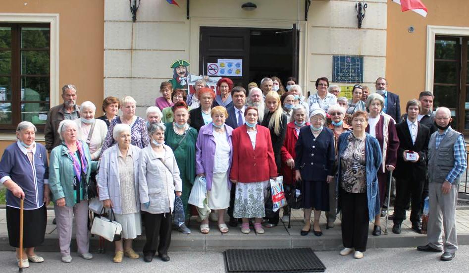 Доброй традицией Кронштадта стало награждение почетной медалью «Дети Победы» Доброй традицией Кронштадта стало награждение почетной медалью «Дети Победы»