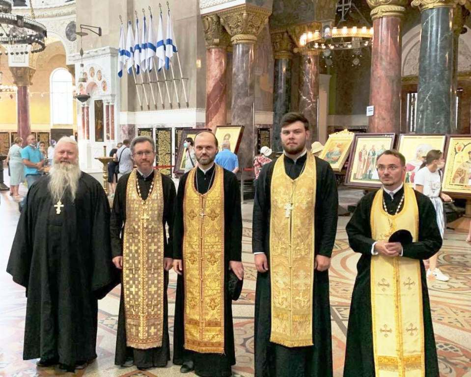 В Санкт-Петербургской епархии состоялся водный крестный ход, завершившийся в Кронштадтском Никольском Морском ставропигиальном соборе молебном об избавлении от морового поветрия В Санкт-Петербургской епархии состоялся водный крестный ход, завершившийся в Кронштадтском Никольском Морском ставропигиальном соборе молебном об избавлении от морового поветрия