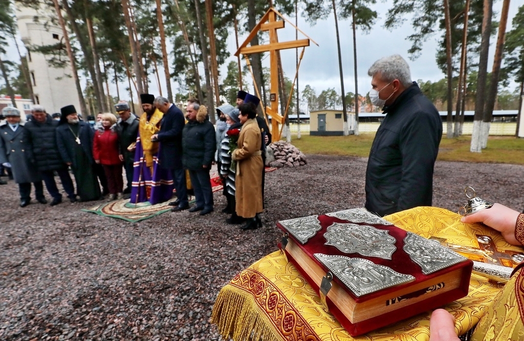 Архимандрит Алексий (Ганьжин) присутствовал среди почетных гостей и помолился на чине освящёния поклонного креста и заложении храма Петра и Павла в день 90-летия 33-й бригады оперативного назначения Росгвардии Архимандрит Алексий (Ганьжин) присутствовал среди почетных гостей и помолился на чине освящёния поклонного креста и заложении храма Петра и Павла в день 90-летия 33-й бригады оперативного назначения Росгвардии
