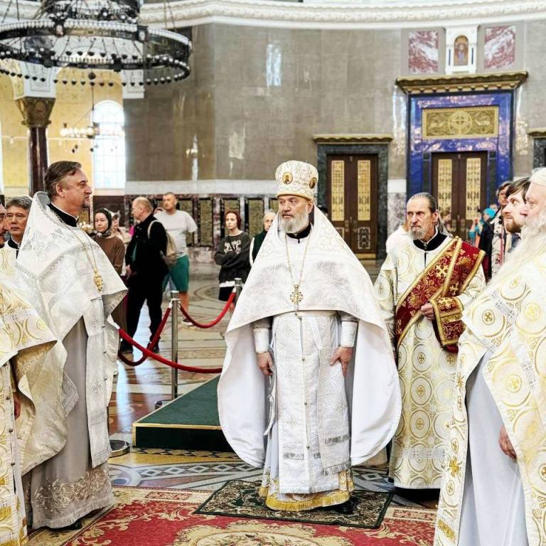 В праздник Вознесения Господня Архимандрит Алексий (Ганьжин) совершил Божественную литургию в Кронштадтском Никольском Морском ставропигиальном соборе и принял поздравления с 32-ой годовщиной хиротонии В праздник Вознесения Господня Архимандрит Алексий (Ганьжин) совершил Божественную литургию в Кронштадтском Никольском Морском ставропигиальном соборе и принял поздравления с 32-ой годовщиной хиротонии