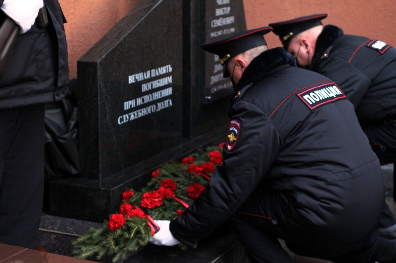 В Санкт-Петербурге состоялось торжественная церемония освящения и открытия памятника сотрудникам, погибшим при исполнении служебного долга В Санкт-Петербурге состоялось торжественная церемония освящения и открытия памятника сотрудникам, погибшим при исполнении служебного долга