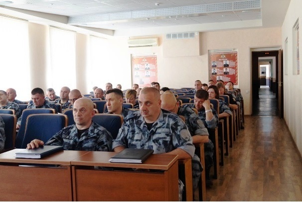 Рабочая встреча иерея Евгения Циклаури и имама Ислама Салихова с личным составом ОВО Рабочая встреча иерея Евгения Циклаури и имама Ислама Салихова с личным составом ОВО