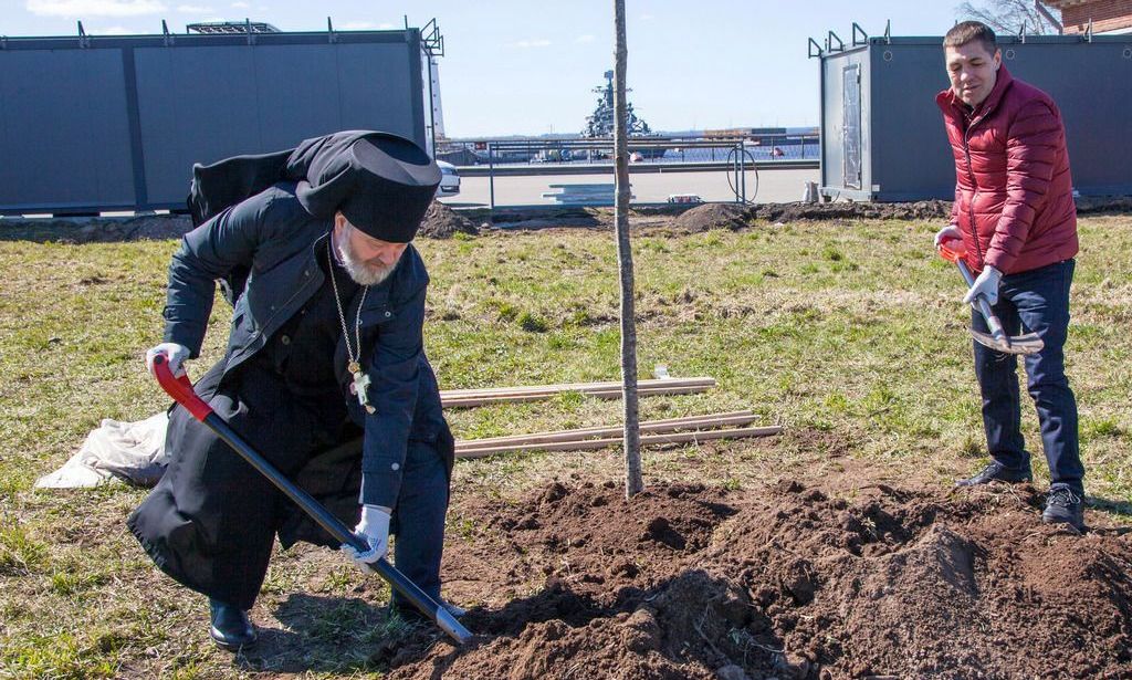 Архимандрит Алексий (Ганьжин) принял участие в «Добром субботнике» в городе Кронштадте Архимандрит Алексий (Ганьжин) принял участие в «Добром субботнике» в городе Кронштадте