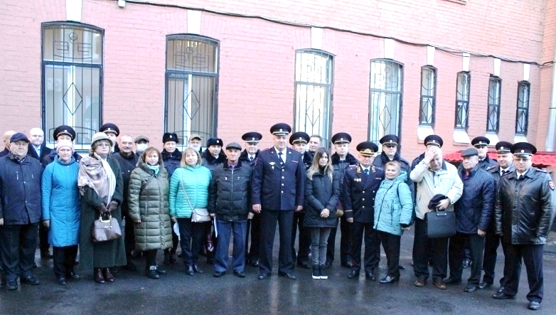 В Санкт-Петербурге состоялось торжественная церемония освящения и открытия памятника сотрудникам, погибшим при исполнении служебного долга В Санкт-Петербурге состоялось торжественная церемония освящения и открытия памятника сотрудникам, погибшим при исполнении служебного долга