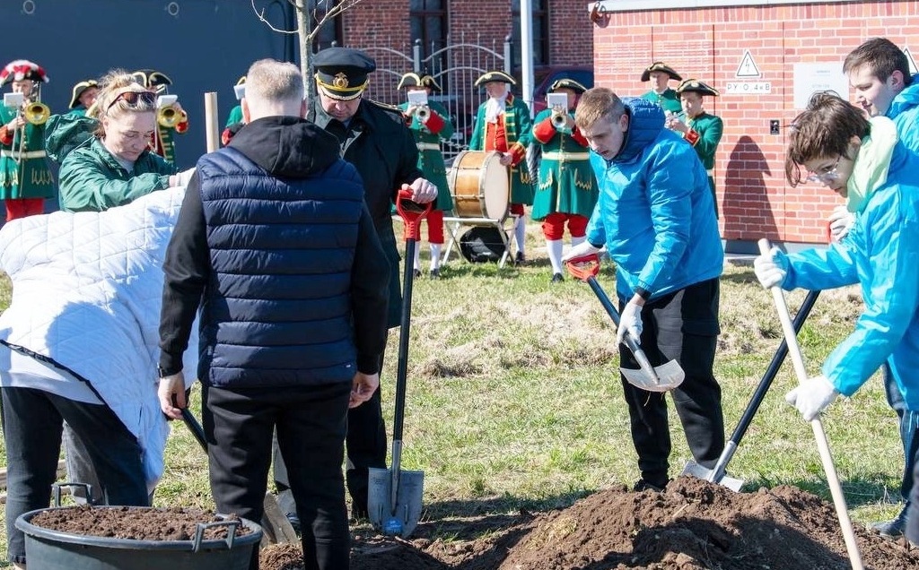 Архимандрит Алексий (Ганьжин) принял участие в «Добром субботнике» в городе Кронштадте Архимандрит Алексий (Ганьжин) принял участие в «Добром субботнике» в городе Кронштадте