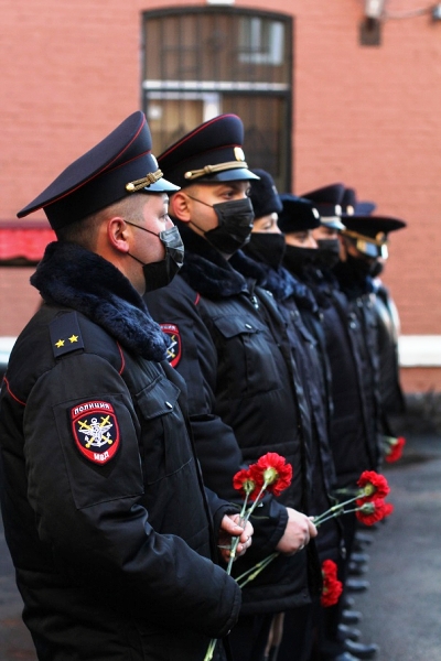 В Санкт-Петербурге состоялось торжественная церемония освящения и открытия памятника сотрудникам, погибшим при исполнении служебного долга В Санкт-Петербурге состоялось торжественная церемония освящения и открытия памятника сотрудникам, погибшим при исполнении служебного долга