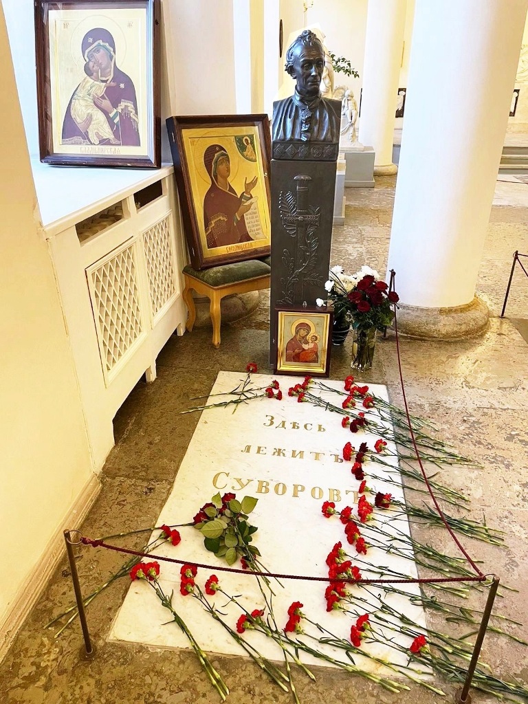 Архимандрит Алексий (Ганьжин) совершил панихиду в день рождения великого русского полководца Александра Васильевича Суворова Архимандрит Алексий (Ганьжин) совершил панихиду в день рождения великого русского полководца Александра Васильевича Суворова