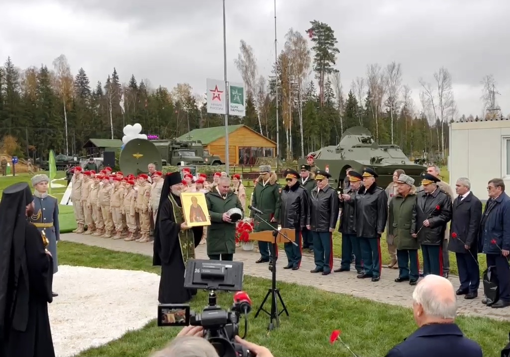 Архимандрит Алексий (Ганьжин) принял участие в открытии и освятил памятную скульптурную композицию маршалу войск связи ВС СССР Ивану Пересыпкину, а также поздравил личный состав войск связи со 104 годовщиной Архимандрит Алексий (Ганьжин) принял участие в открытии и освятил памятную скульптурную композицию маршалу войск связи ВС СССР Ивану Пересыпкину, а также поздравил личный состав войск связи со 104 годовщиной