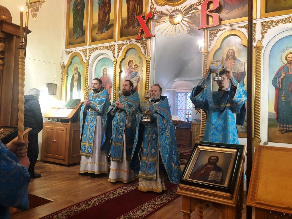 Архимандрит Алексий (Ганьжин) посетил город воинской славы Курск. По благословению митрополита Курского и Рыльского Германа отец Алексий возглавил божественную литургию в Курском Михайловском храме (морском) Архимандрит Алексий (Ганьжин) посетил город воинской славы Курск. По благословению митрополита Курского и Рыльского Германа отец Алексий возглавил божественную литургию в Курском Михайловском храме (морском)