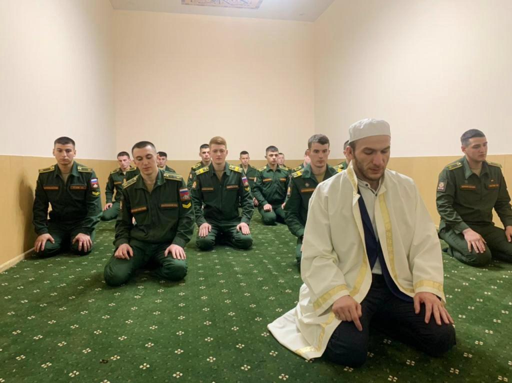 В Военном инженерно-техническом институте Военной академии материально-технического обеспечения верующие военнослужащие встретили Ураза-Байрам В Военном инженерно-техническом институте Военной академии материально-технического обеспечения верующие военнослужащие встретили Ураза-Байрам