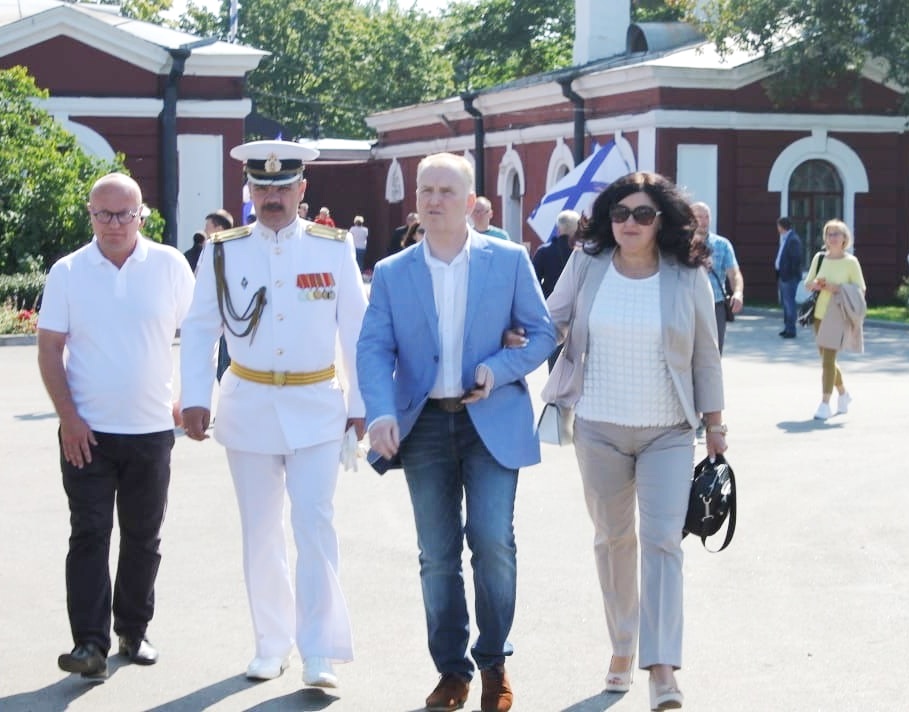 Традиционная Божественная литургия в Кронштадтском ставропигиальном Никольском морском соборе по случаю присяги матросов учебного центра ВМФ Традиционная Божественная литургия в Кронштадтском ставропигиальном Никольском морском соборе по случаю присяги матросов учебного центра ВМФ
