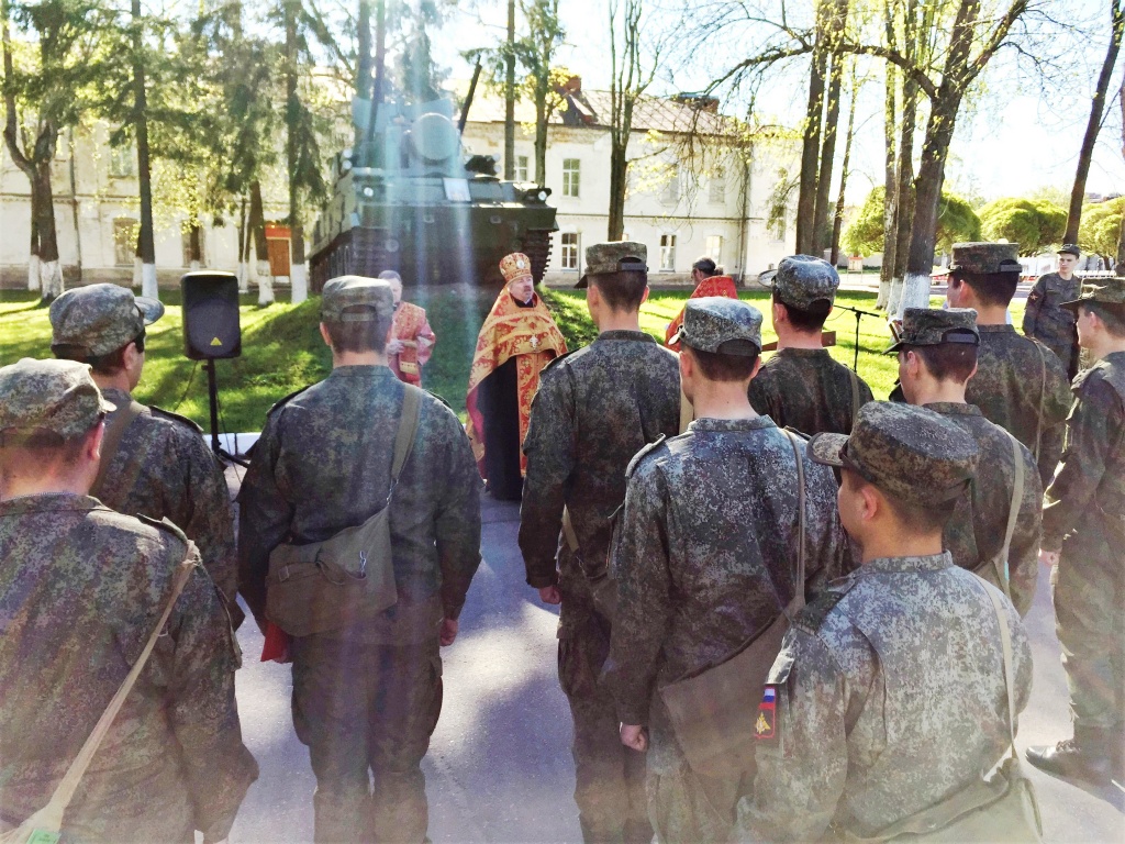 Возрождения храма в Зенитно - ракетной бригаде ПВО Возрождения храма в Зенитно - ракетной бригаде ПВО