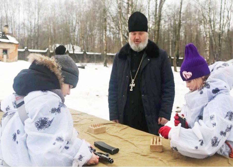 Архимандрит Алексий (Ганьжин) посетил военно-патриотические занятия юнармейцев Архимандрит Алексий (Ганьжин) посетил военно-патриотические занятия юнармейцев