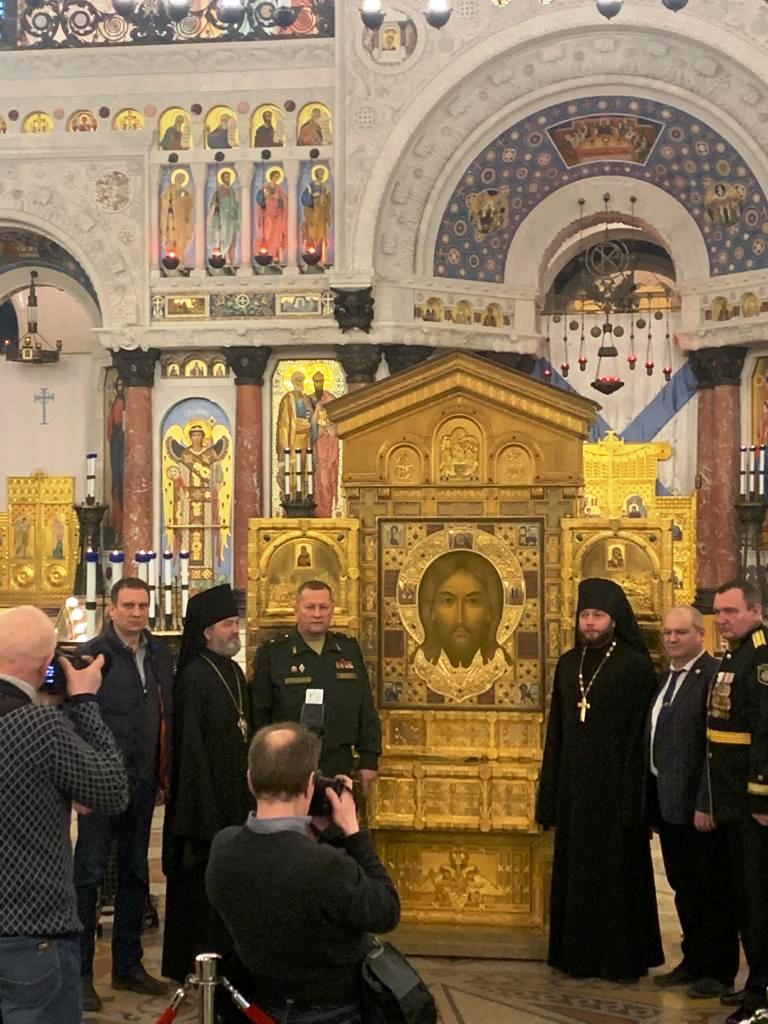 Зам. председателя Синодального отдела РПЦ Архимандрит Алексий (Ганьжин) возглавил торжественную встречу главной иконы Вооруженных Сил Российской Федерации «Спас Нерукотворный» принесенной в Санкт-Петербург Зам. председателя Синодального отдела РПЦ Архимандрит Алексий (Ганьжин) возглавил торжественную встречу главной иконы Вооруженных Сил Российской Федерации «Спас Нерукотворный» принесенной в Санкт-Петербург