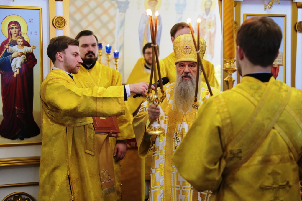 Зам. председателя Синодального отдела МП РПЦ архимандрит Алексий (Ганьжин) сослужил Митрополиту Санкт-Петербургскому и Ладожскому Варсонофию в чине освящения домового храма в Адмиралтействе Зам. председателя Синодального отдела МП РПЦ архимандрит Алексий (Ганьжин) сослужил Митрополиту Санкт-Петербургскому и Ладожскому Варсонофию в чине освящения домового храма в Адмиралтействе