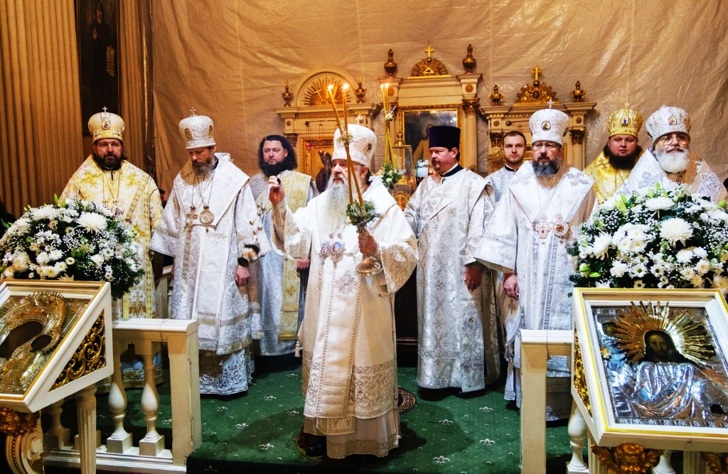 Митрополит Варсонофий совершил великую вечерню в Александро-Невской лавре, ему сослужил Архимандрит Алексий (Ганьжин) и другие священнослужители Митрополит Варсонофий совершил великую вечерню в Александро-Невской лавре, ему сослужил Архимандрит Алексий (Ганьжин) и другие священнослужители