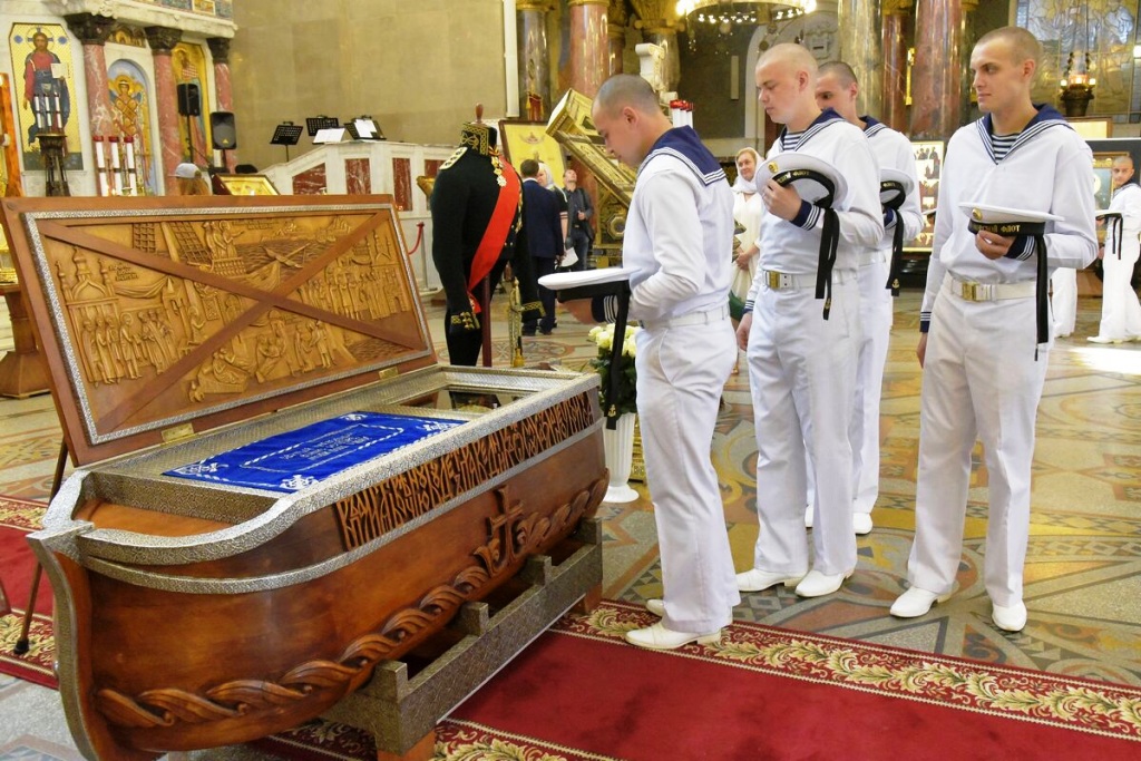 В годовщину Крещения Руси архимандрит Алексий (Ганьжин) сослужил митрополиту Варсонофию на Божественной литургии в Кронштадтском Никольском Морском ставропигиальном соборе В годовщину Крещения Руси архимандрит Алексий (Ганьжин) сослужил митрополиту Варсонофию на Божественной литургии в Кронштадтском Никольском Морском ставропигиальном соборе