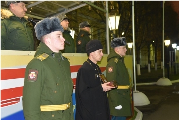 В Военном институте (инженерно-техническом) встретили ковчег с частицей мощей Святителя Николая Чудотворца В Военном институте (инженерно-техническом) встретили ковчег с частицей мощей Святителя Николая Чудотворца