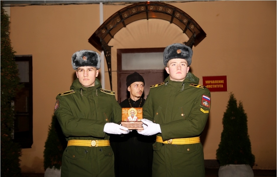 В Военном институте (инженерно-техническом) встретили ковчег с частицей мощей Святителя Николая Чудотворца В Военном институте (инженерно-техническом) встретили ковчег с частицей мощей Святителя Николая Чудотворца