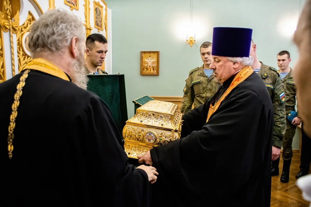 Поклонение мощам святого великомученика Георгия Победоносца военнослужащих и курсантов Санкт-Петербургской епархии Поклонение мощам святого великомученика Георгия Победоносца военнослужащих и курсантов Санкт-Петербургской епархии