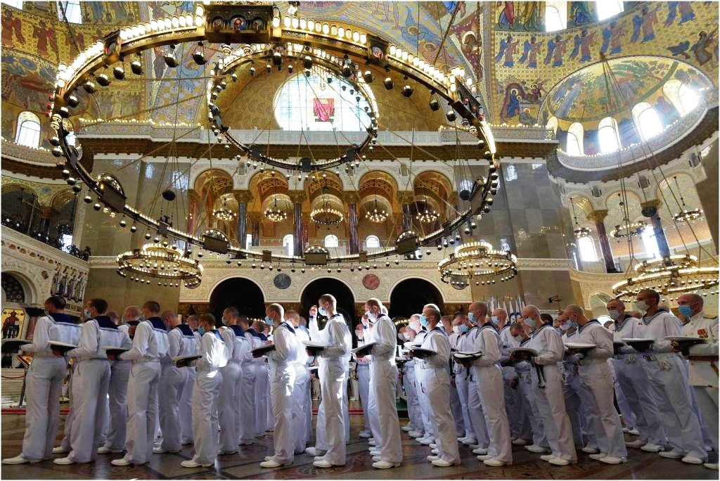 Митрополит Санкт-Петербургский и Ладожский Варсонофий совершил Всенощное бдение в Кронштадтском Никольском Морском ставропигиальном соборе Митрополит Санкт-Петербургский и Ладожский Варсонофий совершил Всенощное бдение в Кронштадтском Никольском Морском ставропигиальном соборе