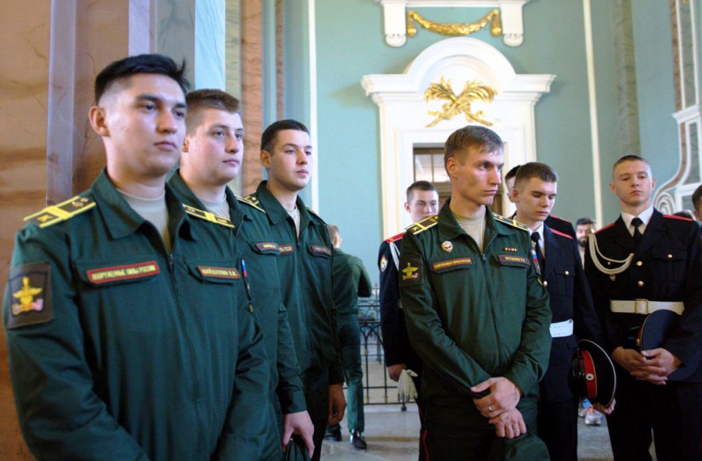 Военный отдел организовал и провел патриотическое мероприятие, посвященное 225 годовщине взятия штурмом «Чёртова моста» при переходе русских войск Суворова через Альпы Военный отдел организовал и провел патриотическое мероприятие, посвященное 225 годовщине взятия штурмом «Чёртова моста» при переходе русских войск Суворова через Альпы