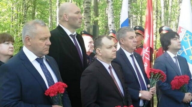 Брянская делегация посетила Кронштадтский Никольский Морской ставропигиальный собор Брянская делегация посетила Кронштадтский Никольский Морской ставропигиальный собор
